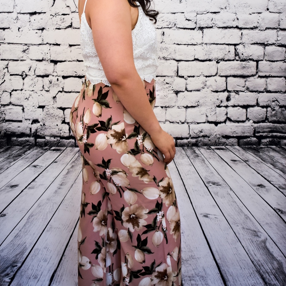 CARMEN LACE FLORAL JUMPSUIT - Picture 5 of 8